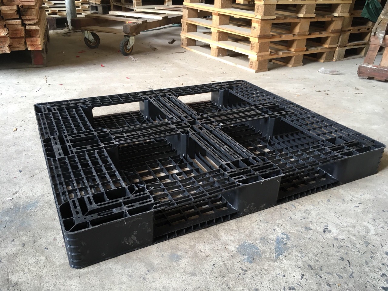 Mẫu 01 Pallet nhựa 1200x1000x120mm- đáy