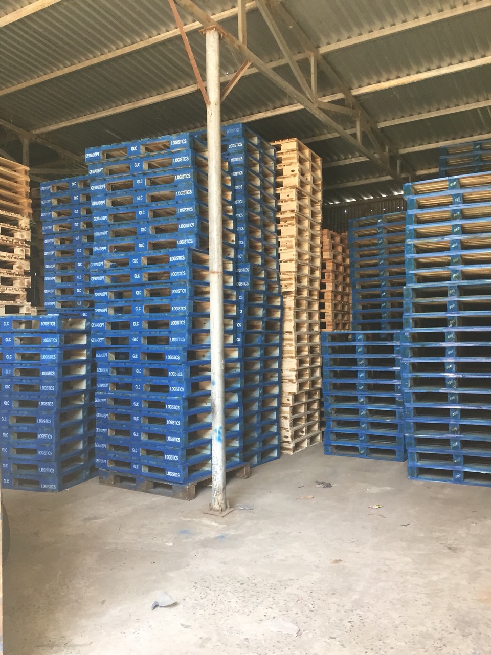 Mẫu 06 Pallet gỗ lưu kho sơn theo yêu cầu