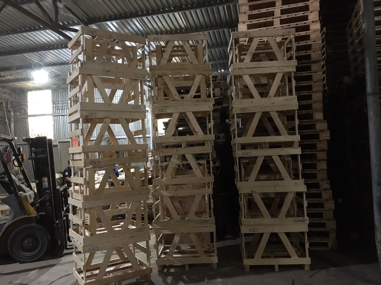 Pallet gỗ, thùng gỗ xuất  hàng đi Mỹ 002