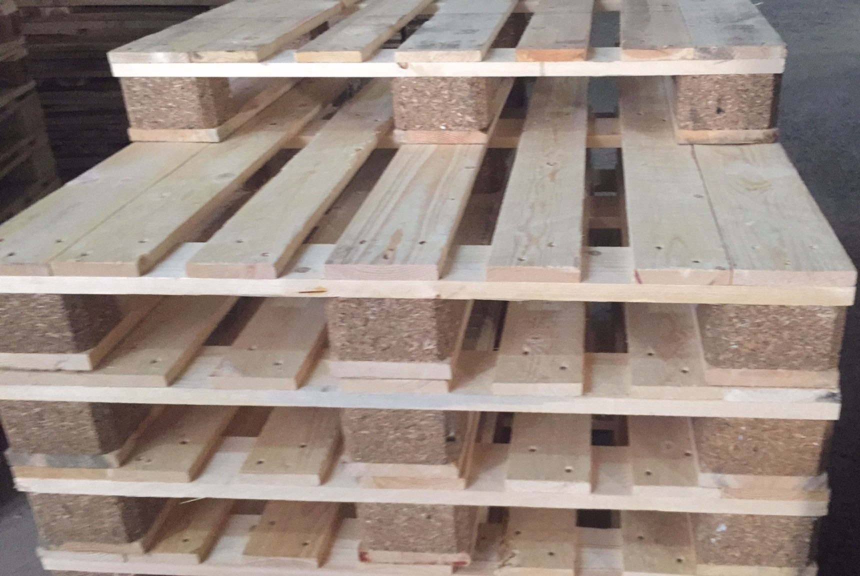 Pallet gỗ tiêu chuẩn Châu Âu