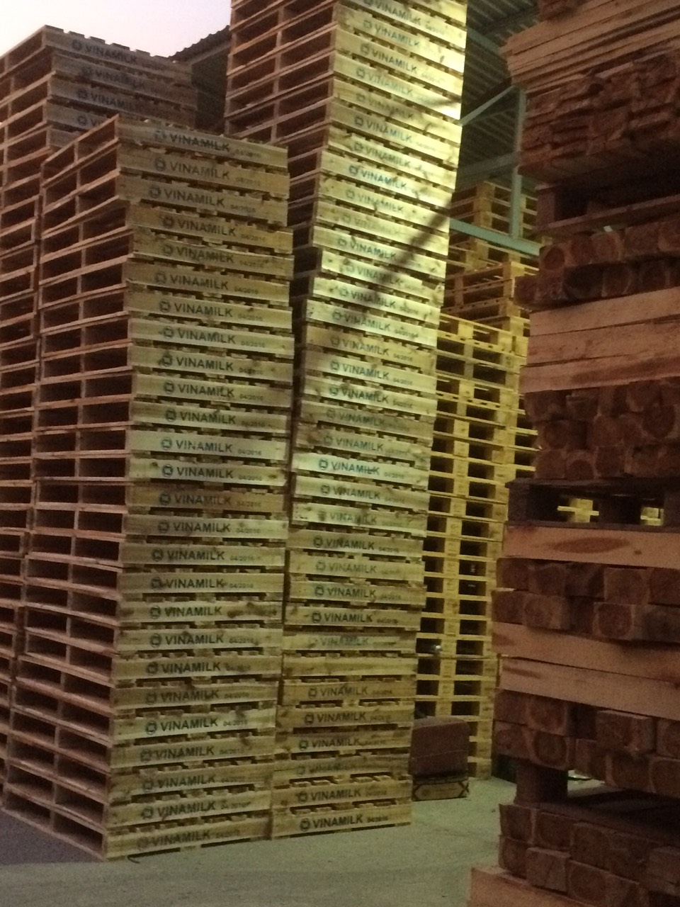 Pallet gỗ tràm 04