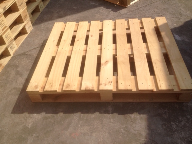 Pallet gỗ xk 4 chiều nâng: 1195x985mm: 22 pallet/cont 40 feet