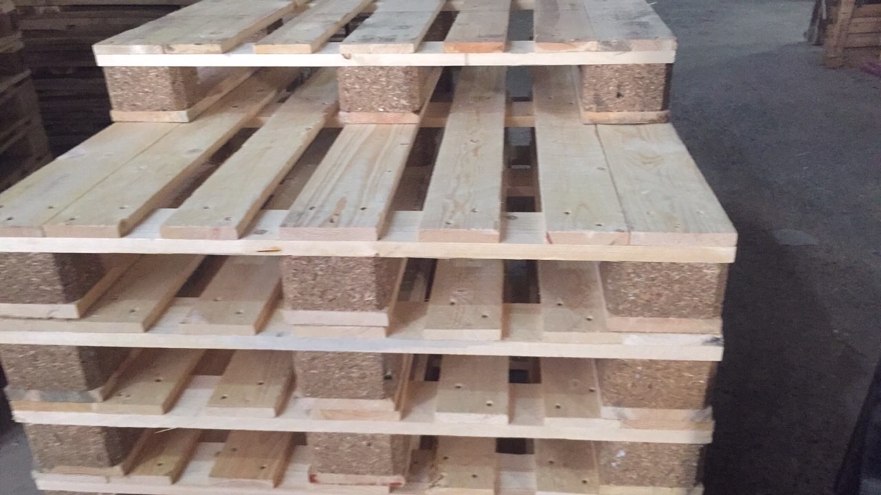 Pallet gỗ thông gù ép EUR3